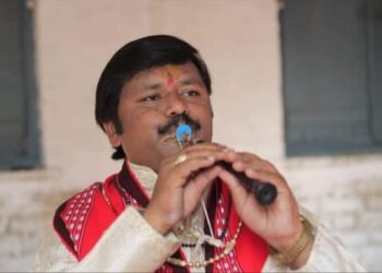 पंडीत भिमण्णा जाधव ,मास्टर व्येंकटेशकुमार पिता पुत्राना आकाशवाणी सगीत संमेलनात सुंद्रीवादन करिता निमंत्रण…