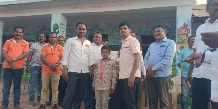 बीट स्तरीय बुद्धिबळ स्पर्धेत औंढे येथील हर्ष सलगर प्रथम
