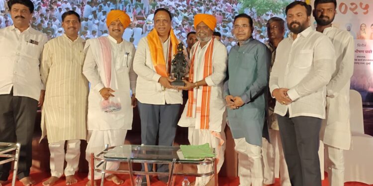 कलाकार मानधन योजना संदर्भात आशिष शेलार यांना सुधाकर इंगळे यांचे निवेदन