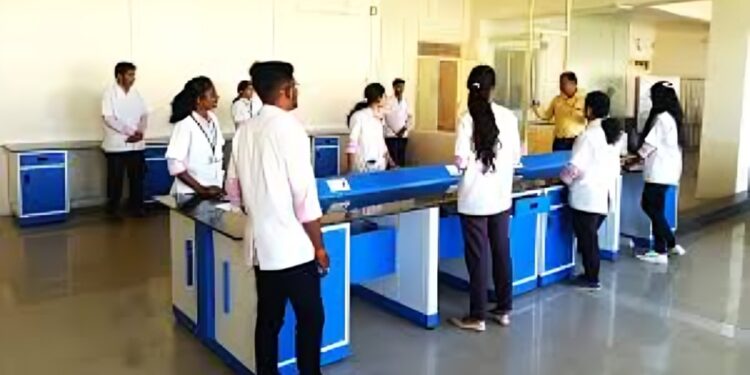राज्यभरात बी फार्मसी च्या तब्बल 15 हजार 936 जागा रिक्त…