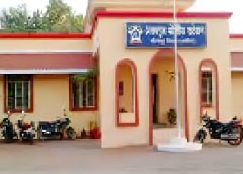 अकलूज मधील सावकारास ठोकल्या बेड्या..