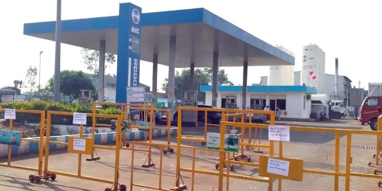 सोलापुरातील सीएनजी ‘गॅसवर’