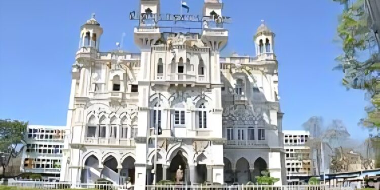 सोलापुरात युतीची बत्ती गुल होणार की आघाडीची बिघाडी होणार याकडे मतदारांचे लक्ष..