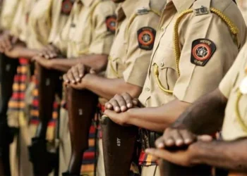 सोलापुरात ‘खादी’ वर ‘खाकी’ ची ॲक्शन