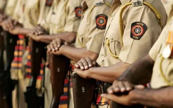 सोलापुरात ‘खादी’ वर ‘खाकी’ ची ॲक्शन