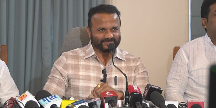 पालकमंत्री ऊसदर वाढ संदर्भात लक्ष घालणार