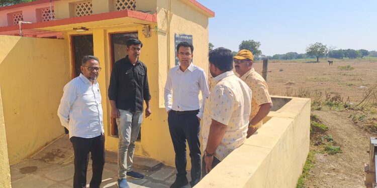 महापालिका आयुक्तांनी शहरातील विविध ठिकाणांची पाहणी करून संबंधित अधिकाऱ्यांना दिल्या सूचना…