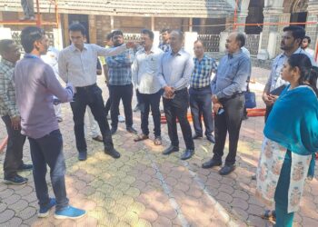 आयुक्त डॉ. सचिन ओंबासे यांनी नॉर्थकोर्ट प्रशाला येथे केली पाहणी