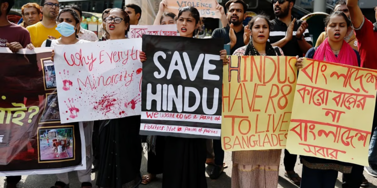 बांग्लादेशाच्या विरोधात हिंदुत्ववादी संघटना आक्रमक