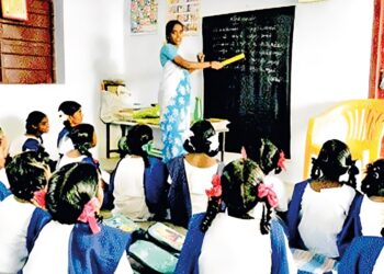 अतिरिक्त ठरलेल्या शिक्षकेतर कर्मचाऱ्यांच्या मिटला पगाराचा प्रश्न..