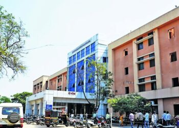 सिव्हिल हॉस्पिटल मध्ये आग रुग्ण सुरक्षित; मशिनरी जळाल्या…