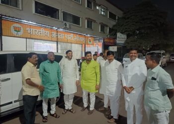 “सोलापूर महापालिकेत भाजपाची सत्ता स्थापनेची तयारी अंतिम टप्प्यात; ८६ नगरसेवक गट नोंदणीसाठी पुण्याकडे रवाना”