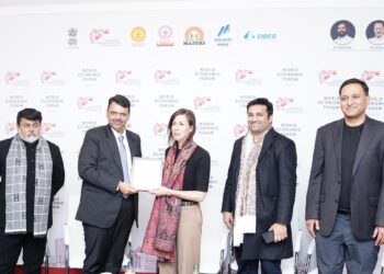 दावोस मध्ये तब्बल. ₹14.5 लाख कोटींच्या 19 MoUs