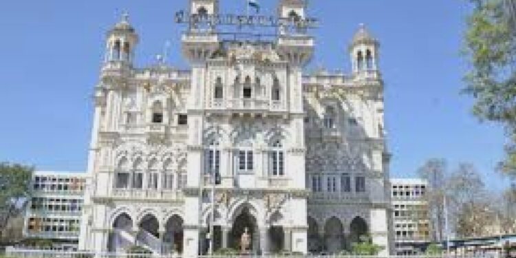 सोलापूर महानगरपालिकेच्या निवडणुकीत प्रशासनाला निवडणूक कार्यक्रम राबविण्यात अपयश