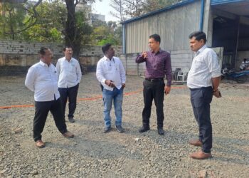 आयुक्त डॉ. सचिन ओंबासे यांची रूपा भवानी चौक, लेप्रसी कॉलनी व इंद्रधनु कचरा संकलन केंद्राची पाहणी
