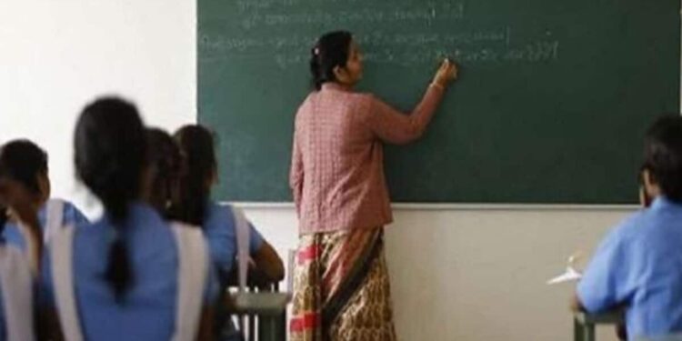 संक्रातीपर्यंत संच मान्यतेतील त्रुटी दूर करा; अन्यथा शिक्षकांवर येणार संक्रांत : शिक्षण विभागाचा इशारा