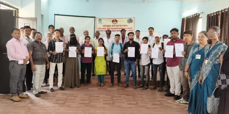 राष्ट्रमाता इंदिरा प्रशालेच्या विद्यार्थ्यांना आंतरराष्ट्रीय कंपनीत मिळाली नोकरी