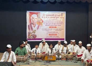 मृदंग महर्षी आण्णाबुवा यादव यांच्या स्मरणार्थ १०८ मृदंग वादकांचा भव्य वादन सोहळा संपन्न