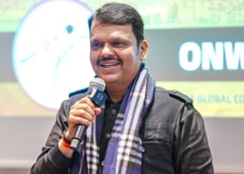 दावोस मध्ये तब्बल. ₹14.5 लाख कोटींच्या 19 MoU