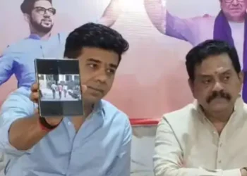 पोलिसानेच मनसे उमेदवाराला शिंदेंच्या बंगल्यावर नेले:अर्ज मागे घेण्यासाठी दमदाटी केल्याचा अविनाश जाधवांचा आरोप