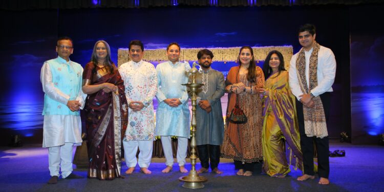 निखिल पटवर्धन यांच्या सतार तर मंजिरी कर्वे आलेगावकर यांच्या गायनाने रंगला प्रिसिजन संगीत महोत्सवाचा पहिला दिवस