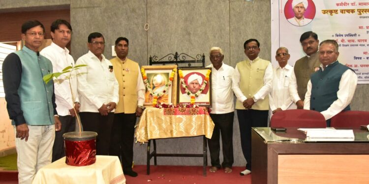 वाचनाने माणूस समृद्ध बनतो: प्रा. श्रीहरी वेदपाठक