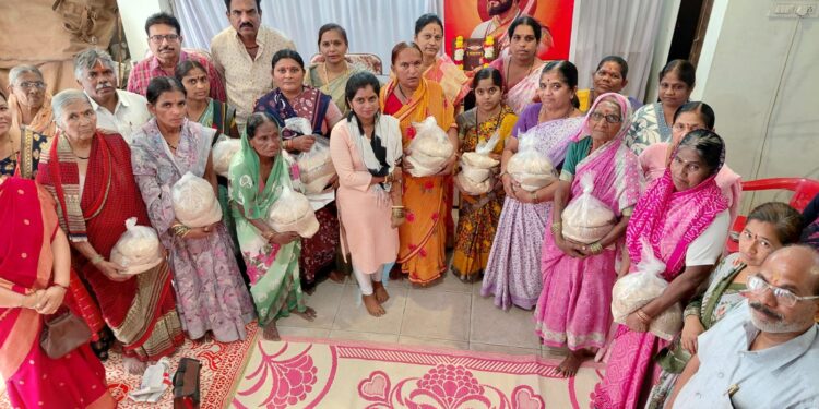 शिवजन्मोत्सव साजरा सेवाभावाने – गोड वाटपातून मानवतेचा उत्सव