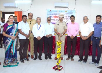 एस टी महामंडळ सोलापूर येथे नेत्र तपासणी शिबीरात २५७ एस टी कर्मचारी