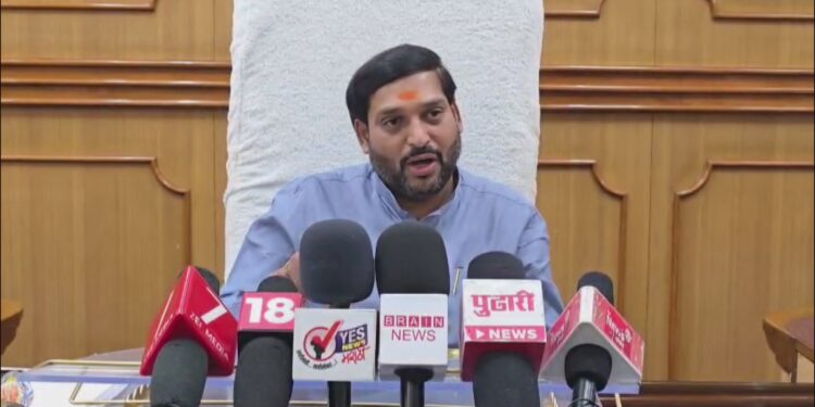 नियमित कर भरणाऱ्यांना कोणतीही करवाढ, दरवाढ न करता १३७८ कोटींच्या योजनेला मनपा सभेची मंजुरी