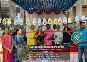 सोलापूरकरांनी मारला कलरफुल खरबूज कलिंगडावर ताव; फस्त केले पाच टन कलिंगड, खरबूज…