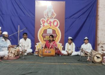 अक्कलकोटमध्ये भक्तिरसाची मेजवानी! युवा गायिका प्रणिती चांगभले हिचा सुरेल कार्यक्रम संपन्न