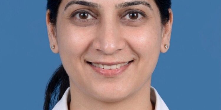 सोलापुरात प्रथमच महिला गॅस्ट्रोएन्टेरोलॉजिस्ट – डॉ. तनुश्री परळे यांचे रुग्ण सेवेत पदार्पण