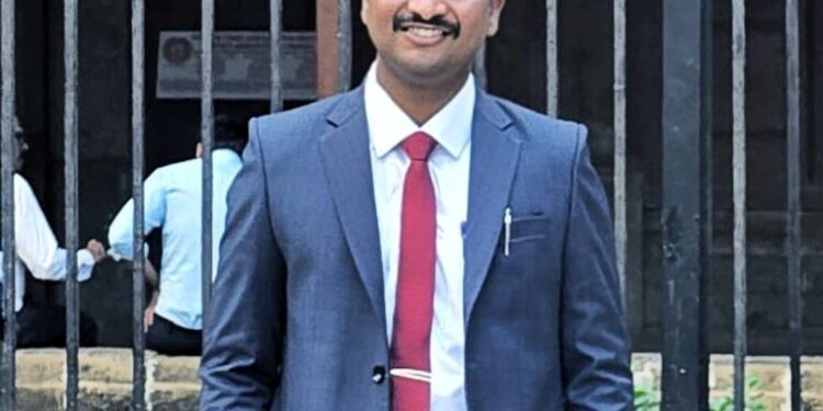 संघर्षातून शिखर गाठलं! सोलापूरच्या प्रथमेश शिंदेंची राज्यात दुसरी रँक