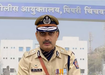 विषारी दारू प्रकरणी मोठी कारवाई, 9 पोलीस अधिकारी निलंबित, नावे आली समोर..!