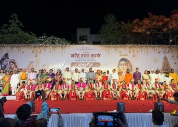 वरूण राजाच्या साक्षीने उत्साही आणि आनंदमयी वातावरणात जुळल्या १० जोडप्यांच्या रेशीमगाठी