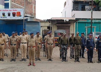 ईद सणाच्या पार्श्वभूमीवर पोलिसांचा रूट मार्च