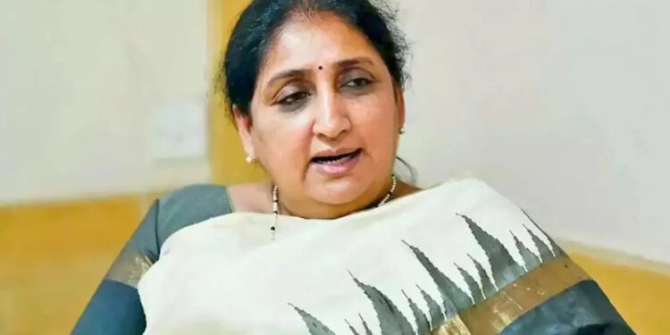 उपमुख्यमंत्री सुनेत्रा पवार निवडणूक आयोगाला पाठवणार कार्यकारिणीची नवी यादी…!