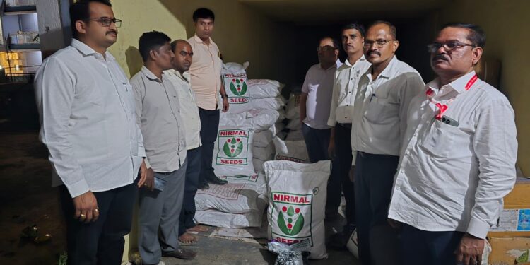 अक्कलकोट तालुका कृषी विभागाची धडक कारवाई, बोगस बियाणांच्या 480 बॅग जप्त