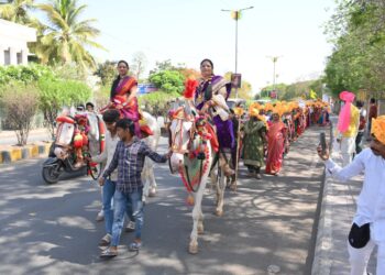 गजीनृत्य अन् ढोल-ताशांच्या गजरात दिमाखात निघाली शोभायात्रा!