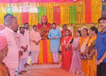 अहिल्यादेवी होळकर यांच्या जयंतीनिमित्त महापौरांकडून अभिवादन