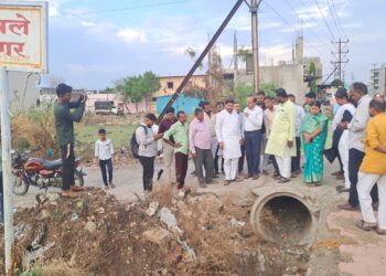 पावसाळ्यापूर्वी महापौर विनायक कोंड्याल यांची नाल्यांची पाहणी; पूरस्थिती टाळण्यासाठी तातडीच्या सूचना