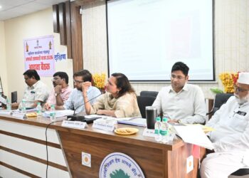 आषाढी वारी यशस्वी व संस्मरणीय करण्यासाठी सर्व विभागांनी टीम म्हणून काम करावे-विभागीय आयुक्त शितल तेली – उगले