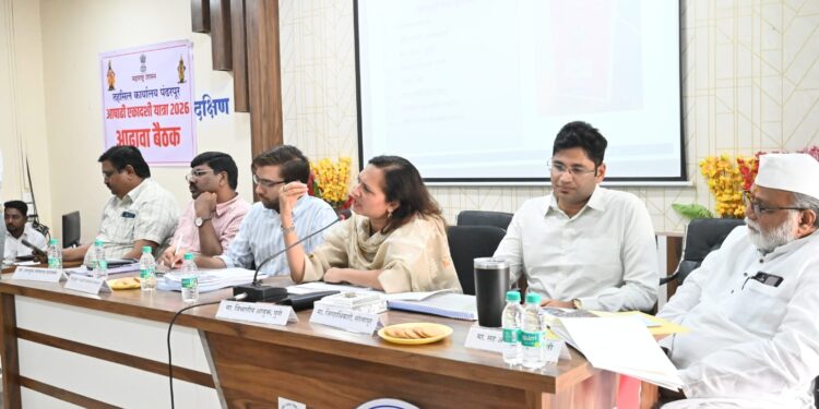 आषाढी वारी यशस्वी व संस्मरणीय करण्यासाठी सर्व विभागांनी टीम म्हणून काम करावे-विभागीय आयुक्त शितल तेली – उगले