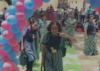 ढोल-ताशांच्या गजरात नव्या शैक्षणिक वर्षाचे स्वागत; उमाबाई श्राविका विद्यालयात प्रवेशोत्सव