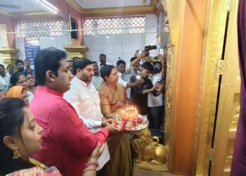 श्री गुरु बमलिंगेश्वर बृहन्मठातील मंदिरास देणार एक कोटीचा निधी – आमदार देवेंद्र कोठे