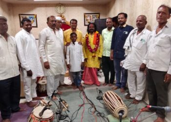 शिवय्या स्वामी महाराजांचा शिवशरणम्मा माऊलींच्या हस्ते सत्कार
