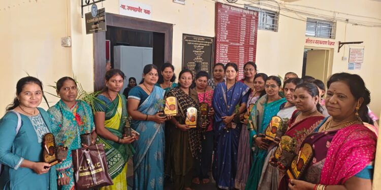 उपमहापौर ज्ञानेश्वरी देवकर यांच्या पुढाकाराने एकल महिलांचा गौरव; समस्या निवारणासाठी संवाद बैठक