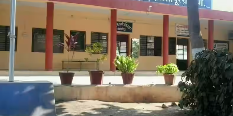 मंगळवेढा पोलीस ठाण्यातील विनयभंगाचा गुन्हा न्यायालयात सिद्ध; आरोपीस ३ वर्षे सक्तमजुरी व ₹१०,००० दंड
