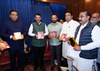 मुख्यमंत्री फडणवीस यांच्या ५६ व्या वाढदिवसानिमित्त ५६ हजार वह्यांचे वाटप; उपक्रमाचे सलग तिसरे वर्ष