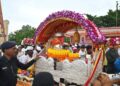 गण गण गणात बोते ‘च्या अखंड गजराने दुमदुमली जिल्ह्याची वेस! उळे-कासेगाव मार्गे गजानन महाराजांच्या पालखीचे सोलापुरात आगमन
